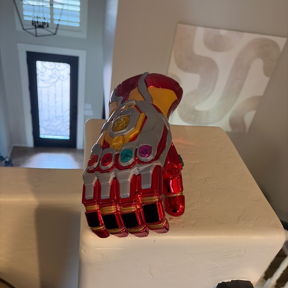 Ironman Nano Gauntlet Souvenir - Picture 3 of 4